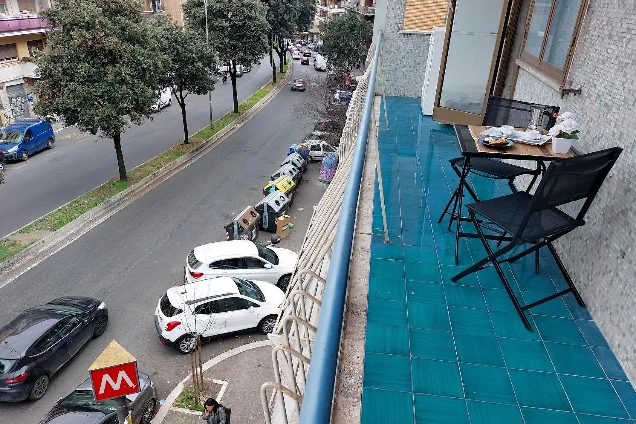 Apartment 4Bnb - Cozy Albornoz Flat Rome Italy