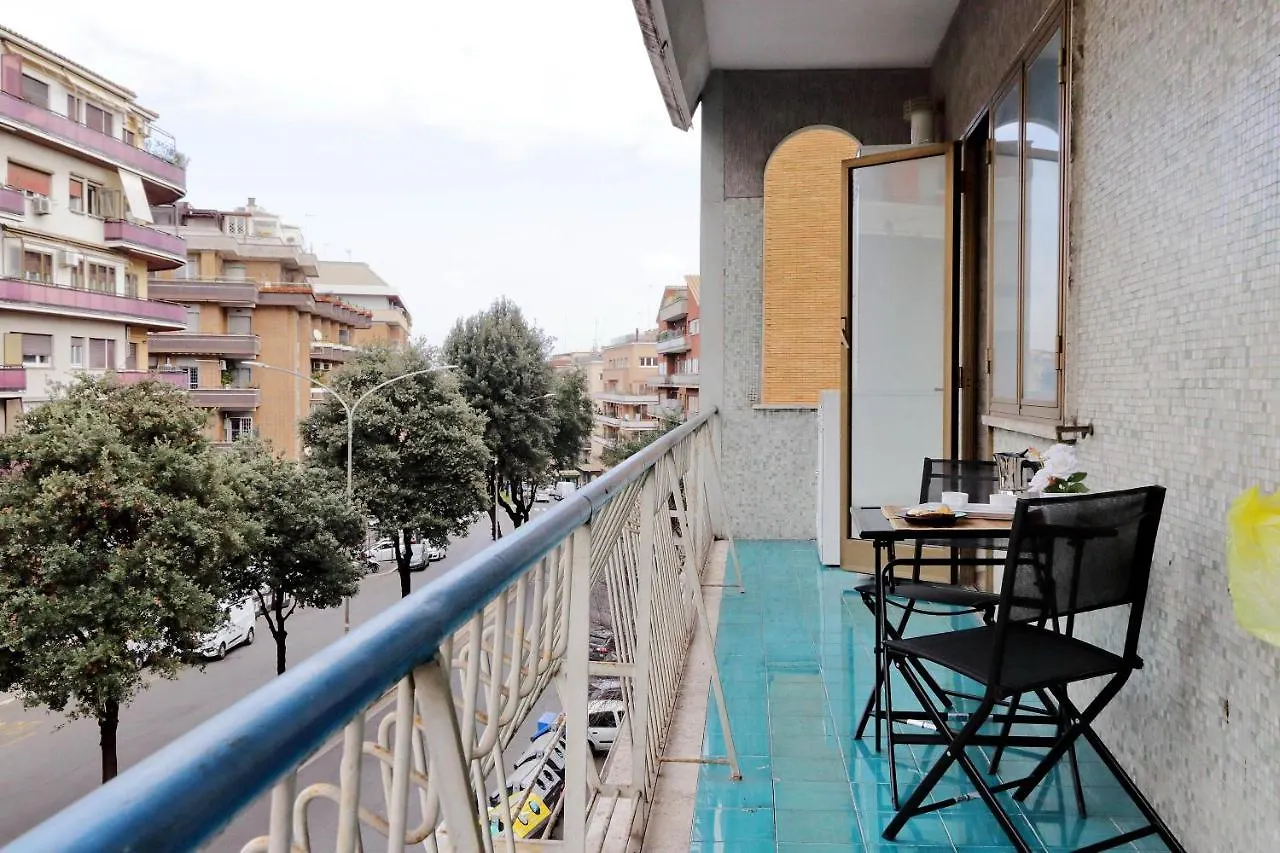 4Bnb - Cozy Albornoz Flat Rome 0*,