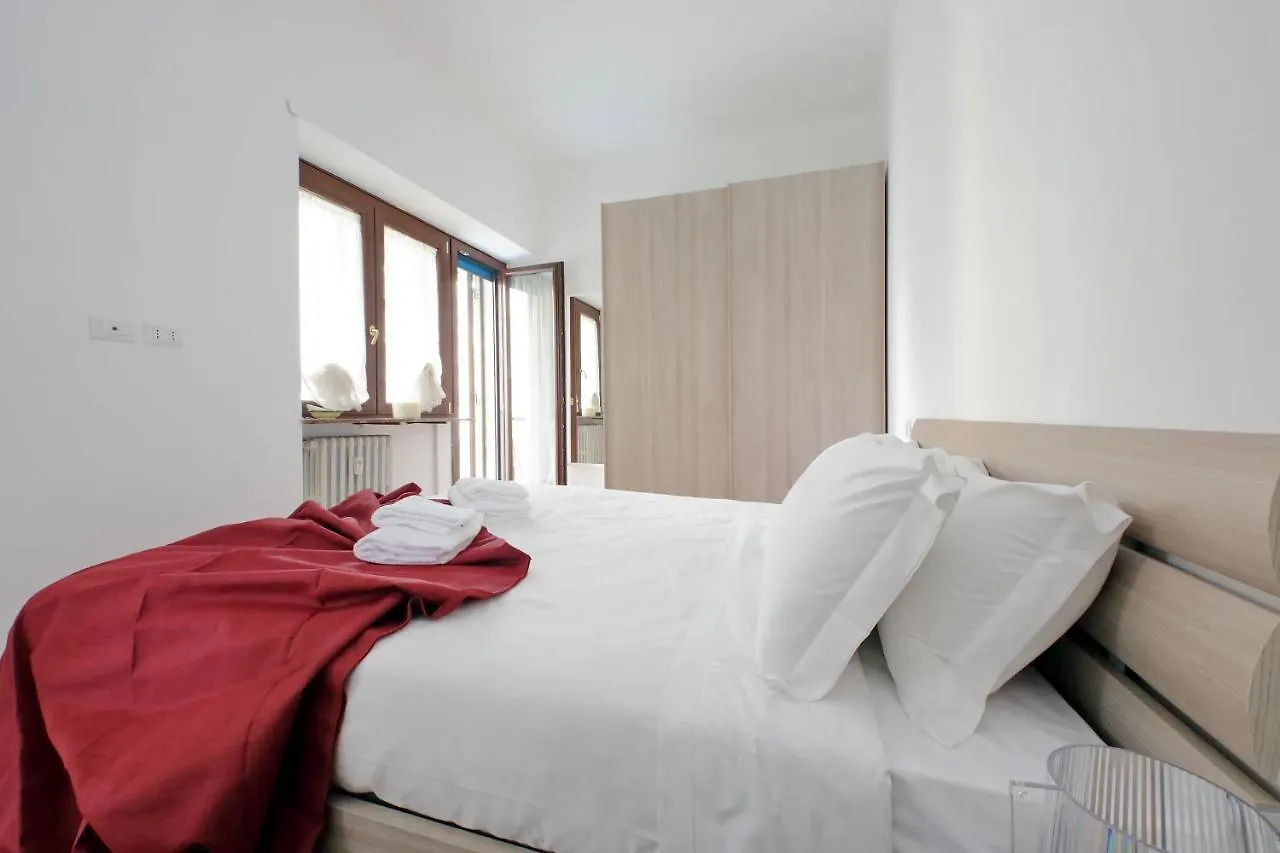 Apartment 4Bnb - Cozy Albornoz Flat Rome Italy
